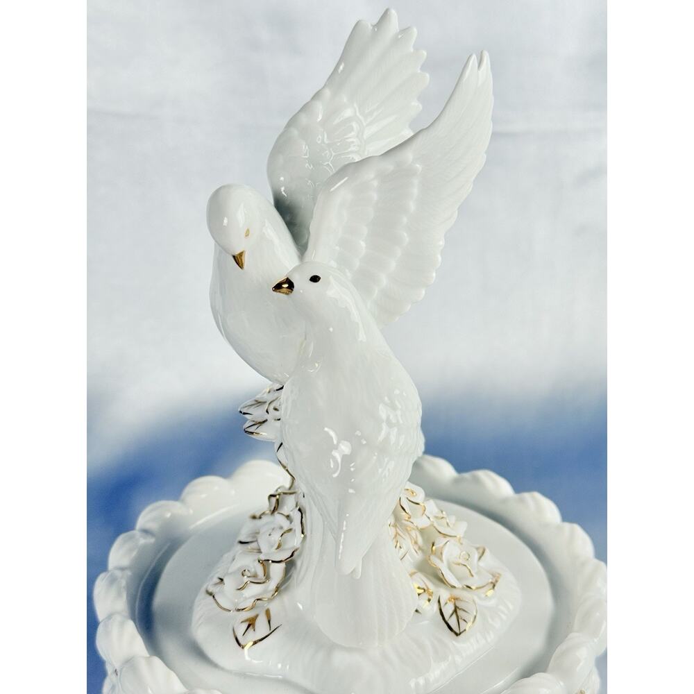 Love Doves Sculpture San Fransisco Music Box Co w/ Glass Dome Unchained Melody - Picture 6 of 12